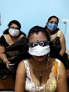 Kannadasexywifes online show from 20, 4, 2026