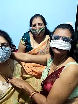 Kannadasexywifes online show from 19, 4, 2026