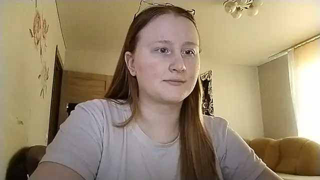 Snapshot of AnikaLipps chatting on 7, 5, 2026 AnikaLipps online show from 7, 5, 2026