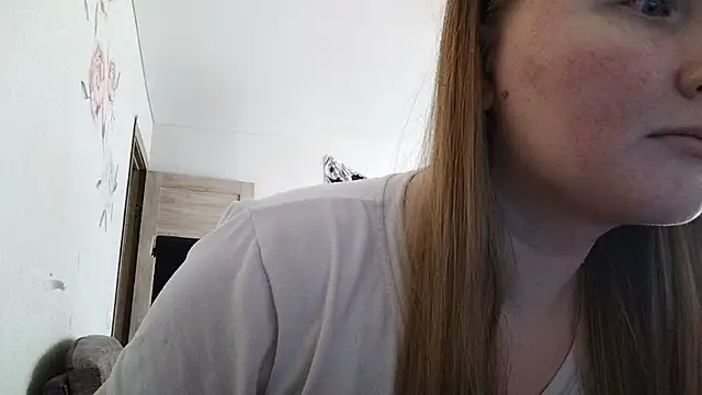 AnikaLipps online show from 8, 6, 2026