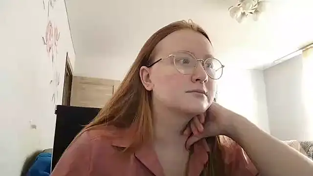 AnikaLipps online show from 20, 6, 2026