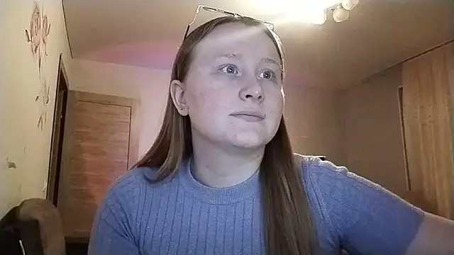 AnikaLipps online show from 14, 4, 2026