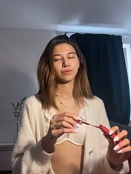 KiraVixenSweet online show from 3, 3, 2026