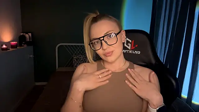 Miabby3 online show from 25, 2, 2026