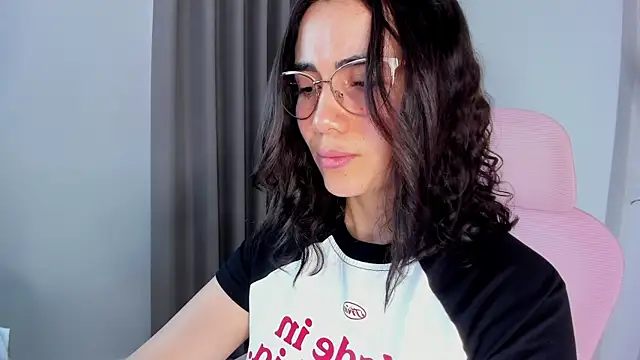 sara ospina22 online show from 1, 4, 2026