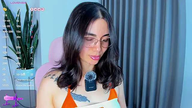 Snapshot of sara_ospina22 chatting on 8, 6, 2026 sara ospina22 online show from 8, 6, 2026