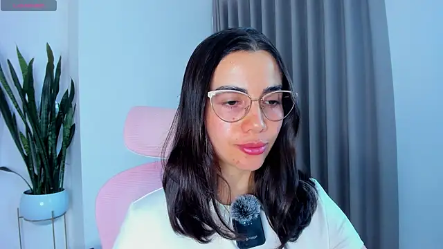 Snapshot of sara_ospina22 chatting on 24, 6, 2026 sara ospina22 online show from 24, 6, 2026