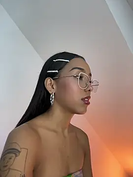 LunaVelour13 online show from 27, 7, 2026