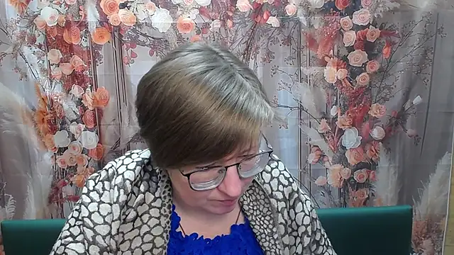 Snapshot of RadaChudna chatting on 6, 5, 2026 RadaChudna online show from 6, 5, 2026