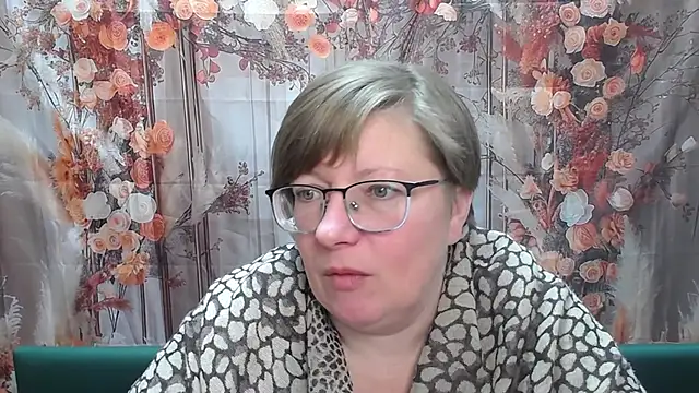 Snapshot of RadaChudna chatting on 5, 5, 2026 RadaChudna online show from 5, 5, 2026