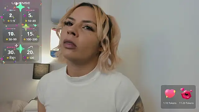 ScarleetBunny online show from 3, 3, 2026