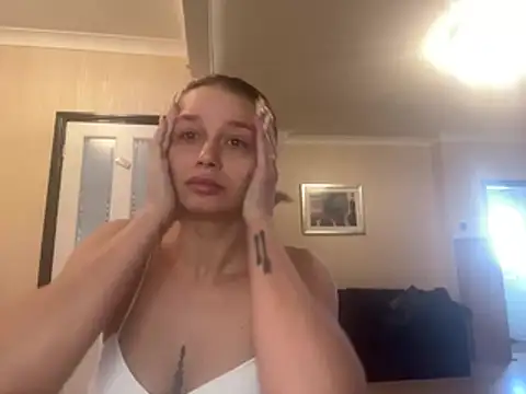 FoxyValentine online show from 19, 4, 2026