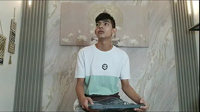 KITTY BOSH online show from 12, 4, 2026