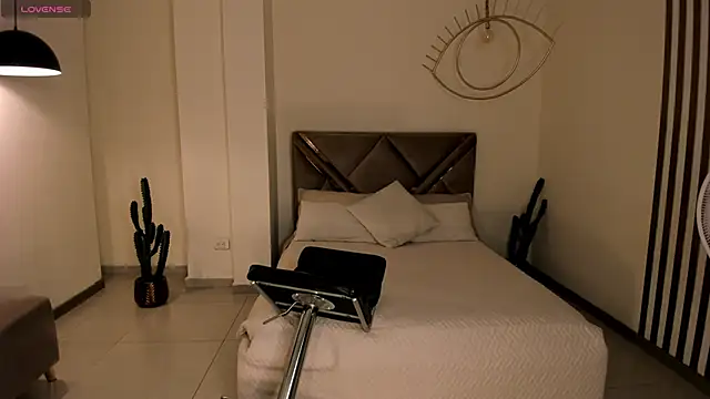 CarolineEvans x online show from 18, 3, 2026