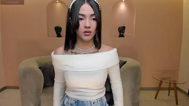 CarolineEvans x online show from 24, 3, 2026