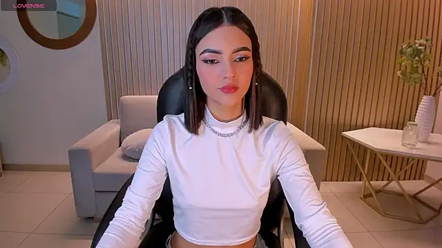 CarolineEvans x online show from 30, 3, 2026