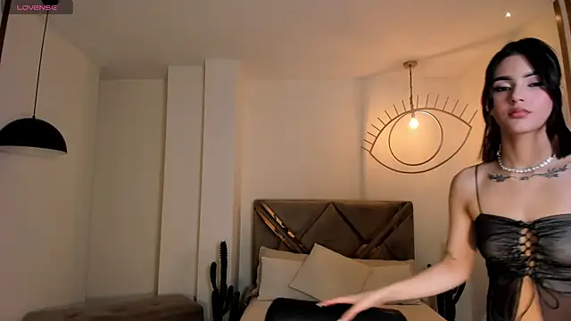 CarolineEvans x online show from 21, 3, 2026