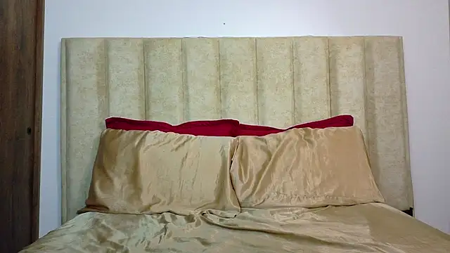Snapshot of JustZoe_ chatting on 10, 5, 2026 JustZoe online show from 10, 5, 2026