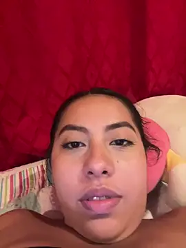 Snapshot of Emiily_joee_ chatting on 24, 5, 2026 Emiily joee online show from 24, 5, 2026