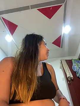 Snapshot of Emiily_joee_ chatting on 27, 5, 2026 Emiily joee online show from 27, 5, 2026