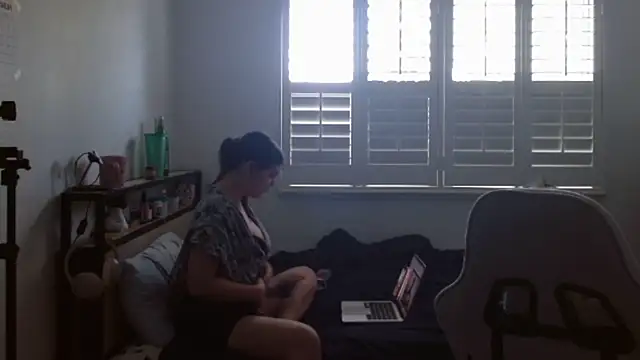 yourmila1 online show from 27, 2, 2026