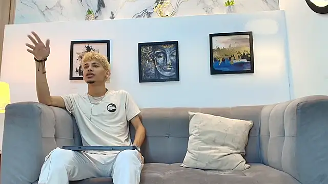 YOUNG BOYS HELL online show from 29, 5, 2026
