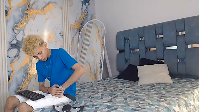 YOUNG BOYS HELL online show from 18, 6, 2026