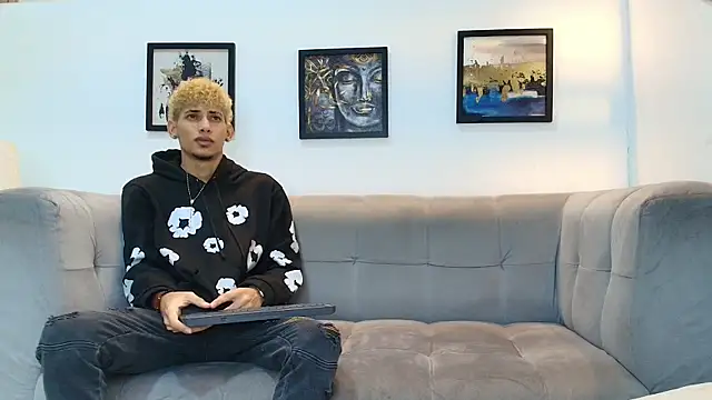 YOUNG BOYS HELL online show from 30, 5, 2026