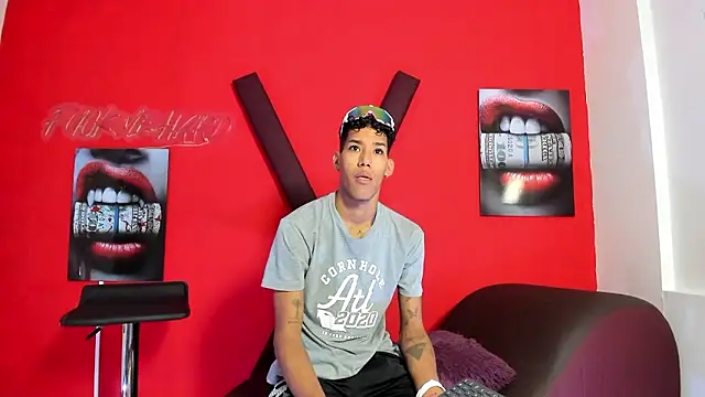 GREEN BOYS online show from 12, 3, 2026