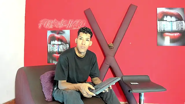 GREEN BOYS online show from 4, 3, 2026