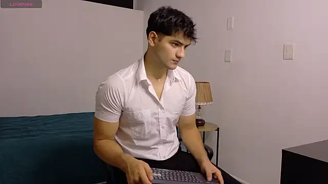 Kael Switch online show from 5, 3, 2026