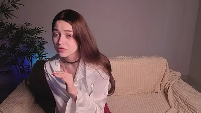 parrot kisha online show from 15, 4, 2026