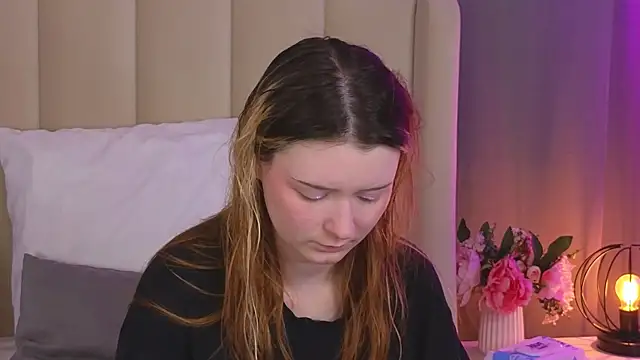 AlyssFrost online show from 17, 6, 2026