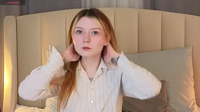 Snapshot of AlyssFrost chatting on 25, 4, 2026 AlyssFrost online show from 25, 4, 2026