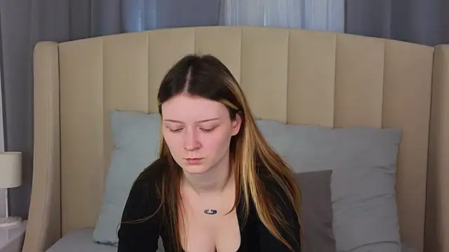 AlyssFrost online show from 14, 7, 2026