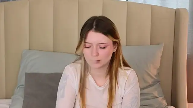 AlyssFrost online show from 7, 7, 2026