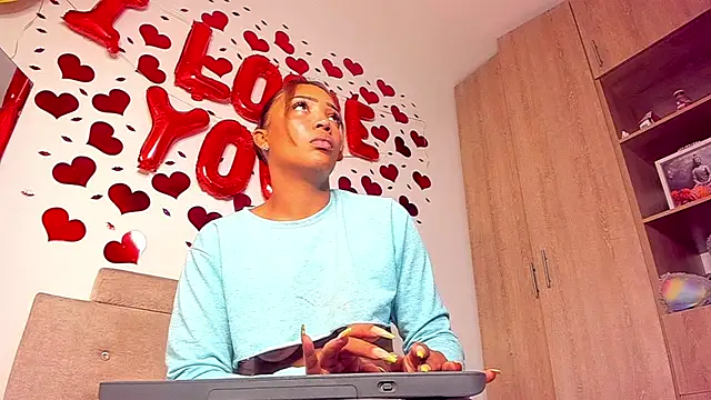 Giulia Cash online show from 6, 3, 2026