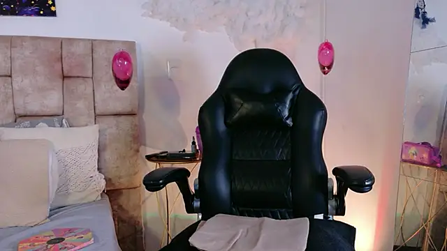 MiiaBlumm  online show from 18, 3, 2026