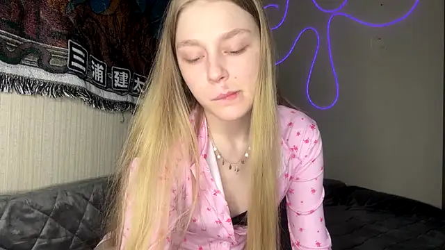 CassandraMur online show from 6, 3, 2026