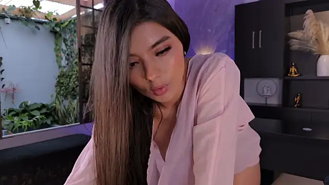 JulietteMoreau online show from 12, 7, 2026