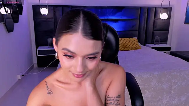 JulietteMoreau online show from 18, 7, 2026
