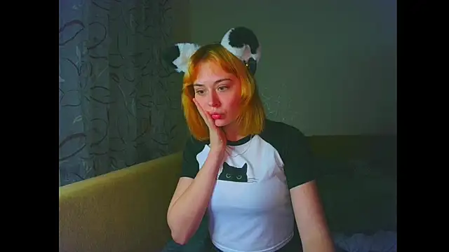 Snapshot of Little_fox404 chatting on 14, 2, 2026 Little fox404 online show from 14, 2, 2026