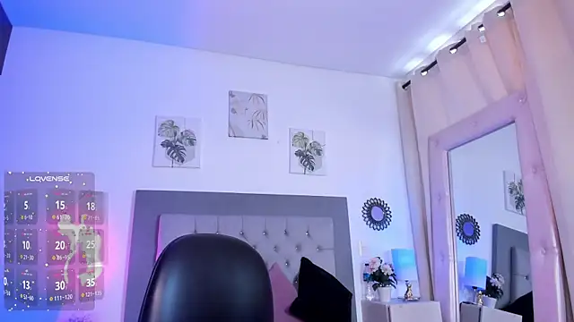 julietha Vega online show from 18, 4, 2026