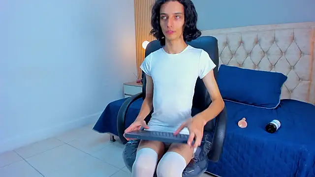 Hxxyro online show from 13, 3, 2026