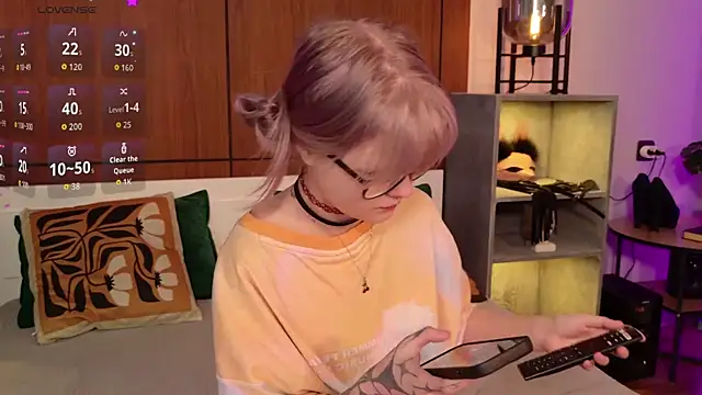 MoliQin online show from 23, 4, 2026