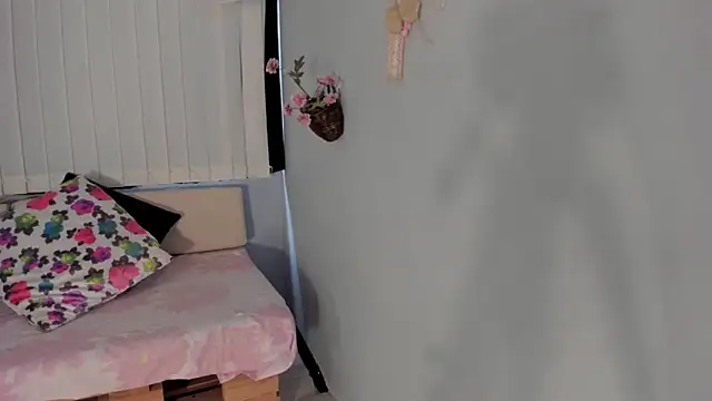 Amber Novoa online show from 4, 3, 2026