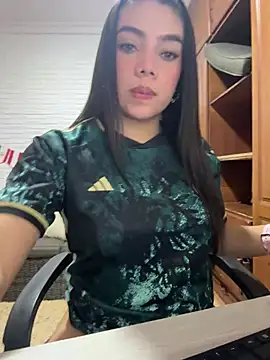 Luna rousse26 online show from 23, 6, 2026