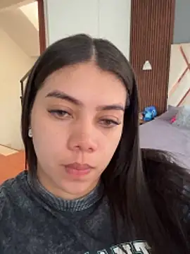 Luna rousse26 online show from 14, 4, 2026