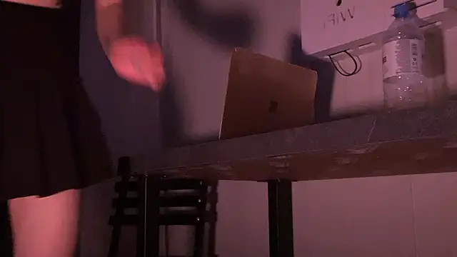 missmiroslava online show from 4, 3, 2026