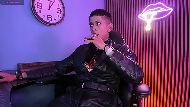 Maximoking26 online show from 25, 2, 2026